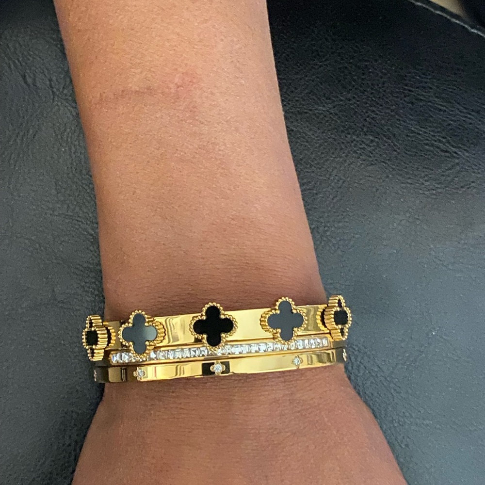 Elegant Gold and Black Bracelet Set